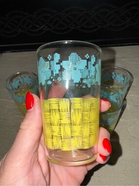 Set of 7 Federal Glass Turquoise Daisy Yellow Basket Weave Juice Glasses 1970’s